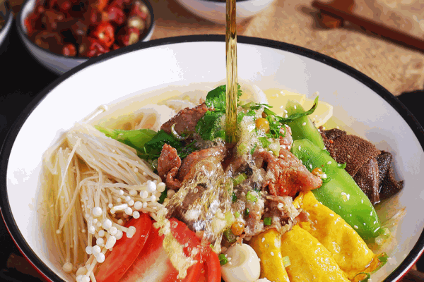 牛八秒油泼冒菜加盟