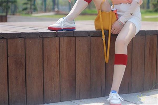 奴多姿袜业加盟