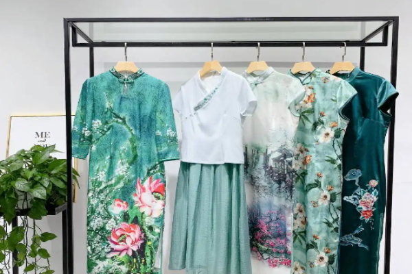 华姿韵女装加盟