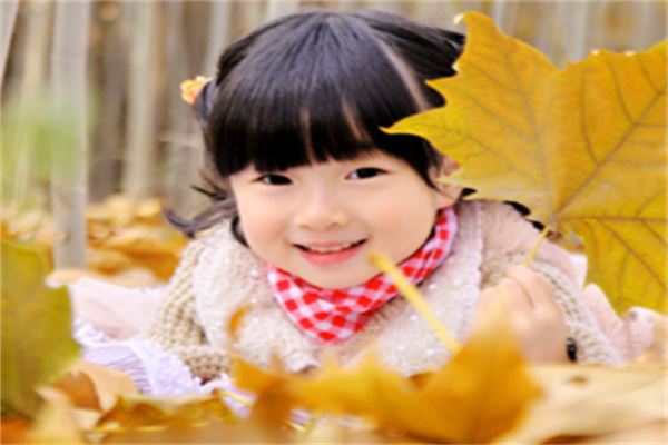 QQ爱儿童摄影加盟