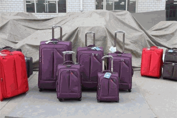 三只鸟皮具加盟