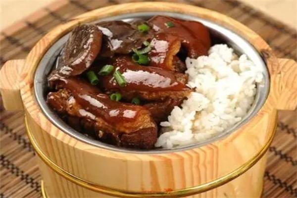 周仁记周氏木桶饭加盟