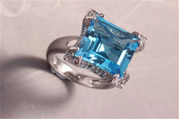 晶灵水晶饰品加盟 晶灵水晶饰品加盟