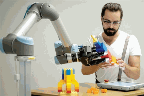 火箭实验室机器人编程加盟