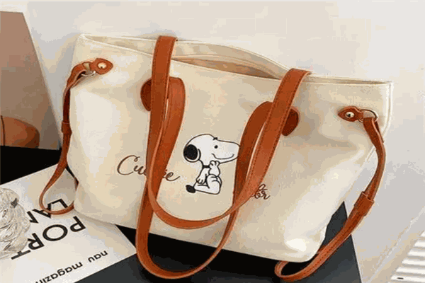 靓立方箱包手袋加盟