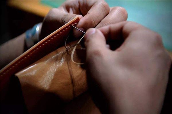 俪洁皮革护理加盟