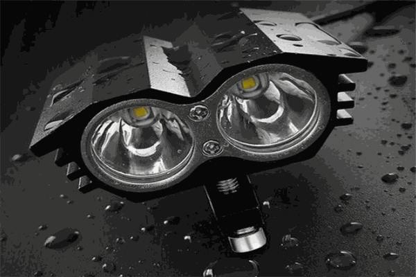 猫头鹰车灯改装网加盟 猫头鹰车灯改装网加盟