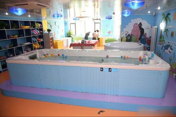 阳光宝宝婴儿游泳馆加盟