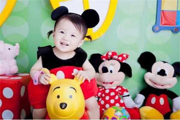 米妮儿童摄影加盟