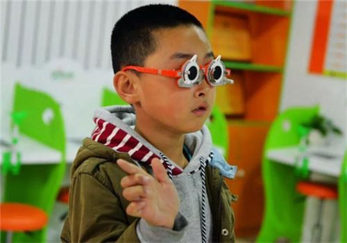 瞳神视康视力矫正中心加盟