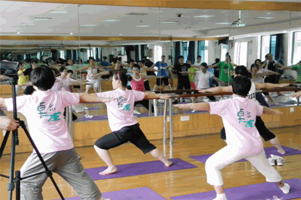 卓尔运动减肥中心加盟