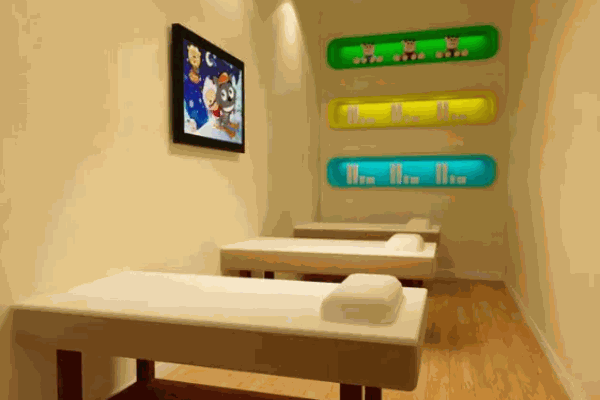 国臻小儿推拿加盟