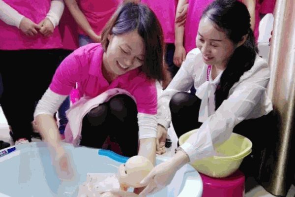 心馨语家政加盟