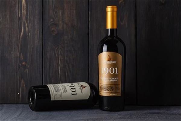 巴拉顿酒业加盟