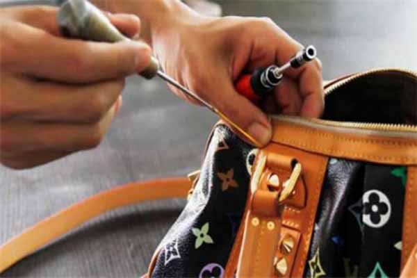 金碧皮具护理加盟